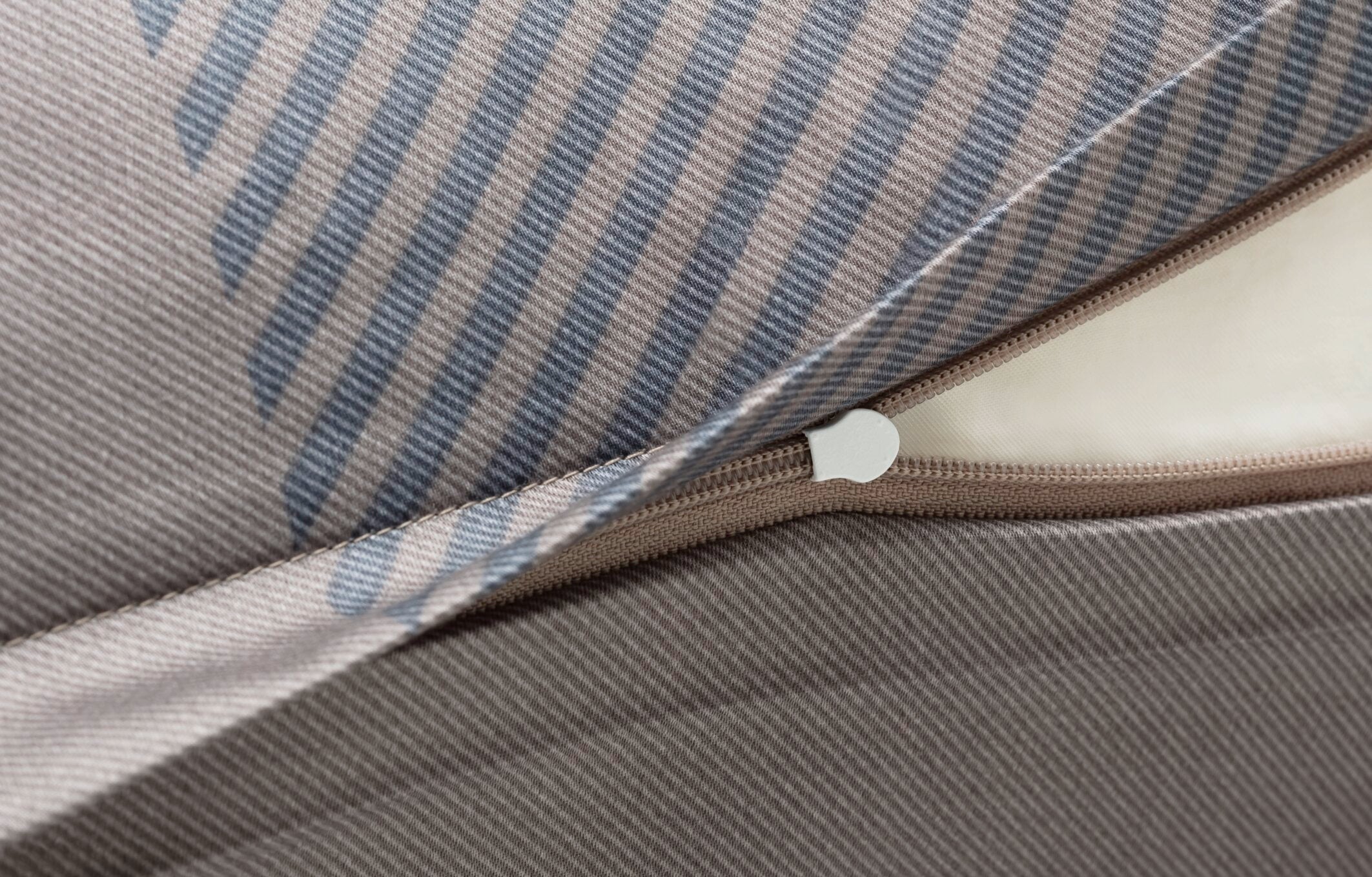 JOOP! MODERN Kissenbezug 80x80 cm, Stone