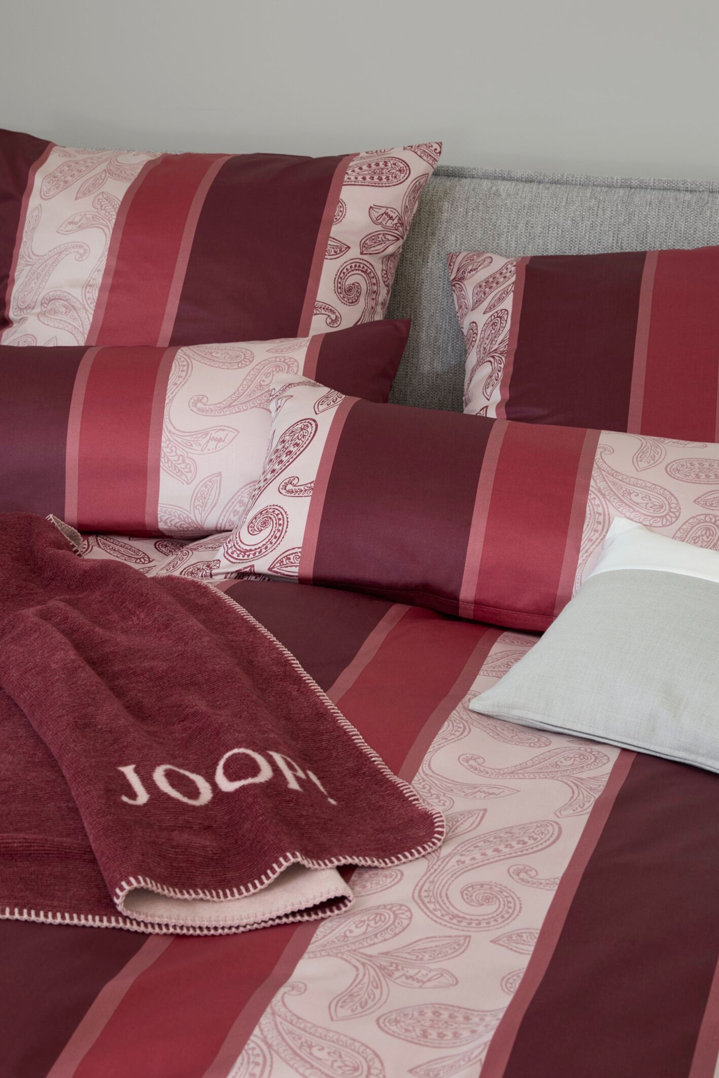 JOOP! PAISLEY STRIPES Garnitur 200x220 cm, Rouge
