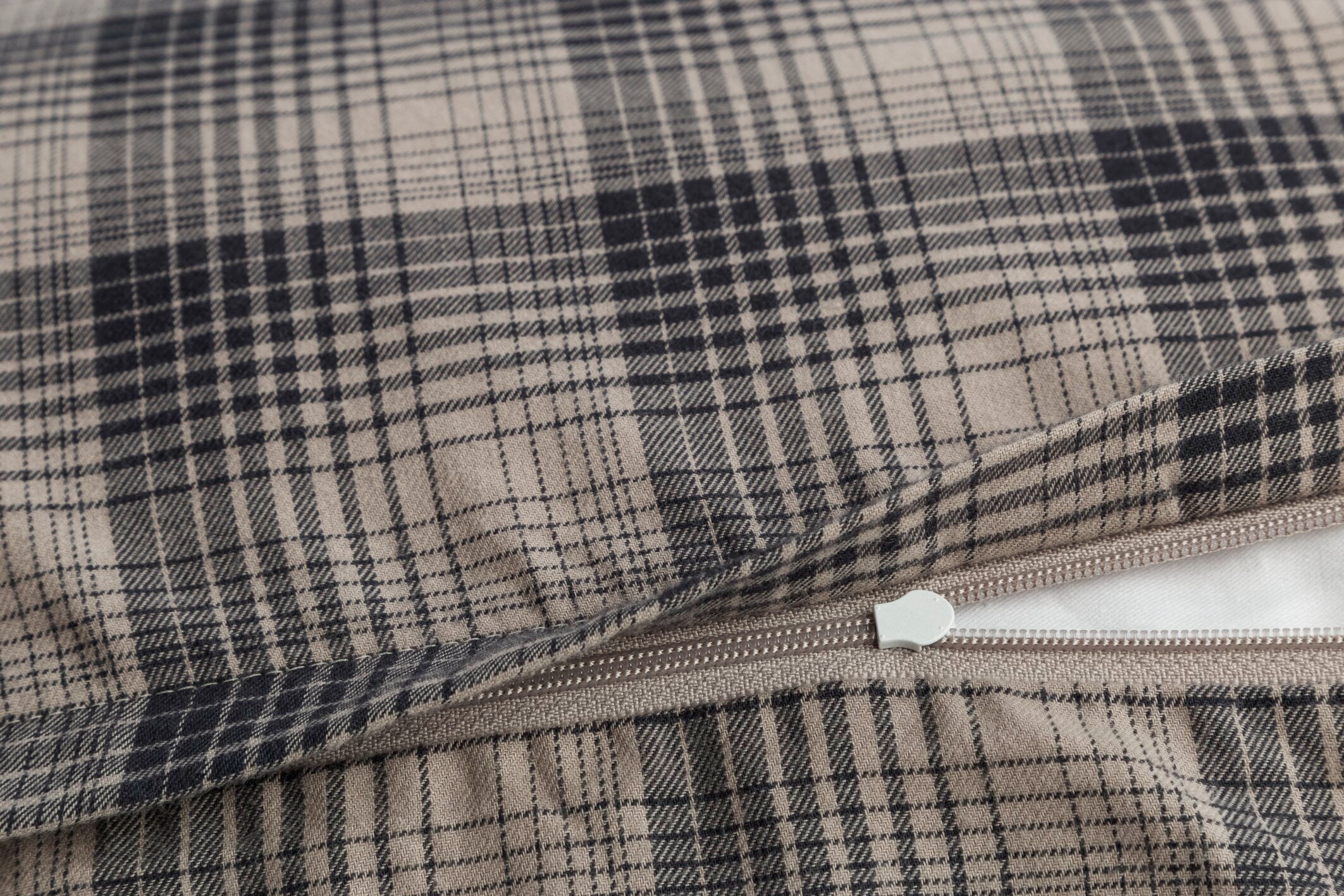 JOOP! SOFT CHECKS Kissenbezug 40x80 cm, Taupe