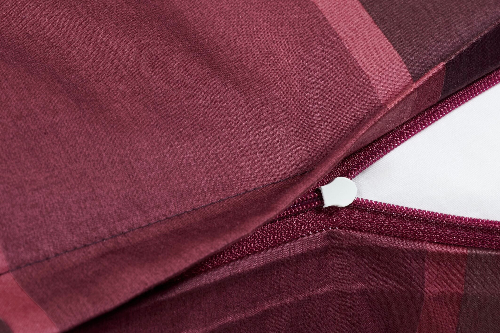 JOOP! STRIPES Kissenbezug 40x80 cm, Rouge