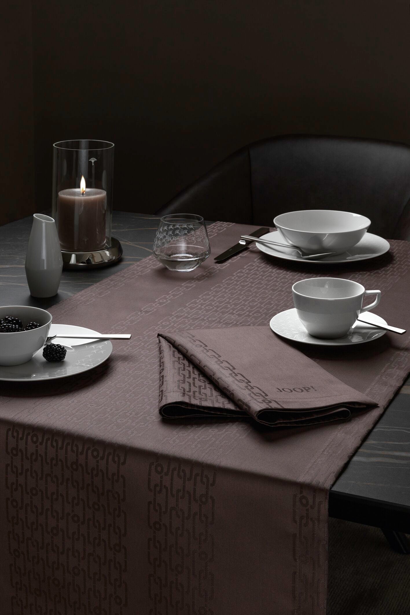 JOOP! CHAINS Tischläufer