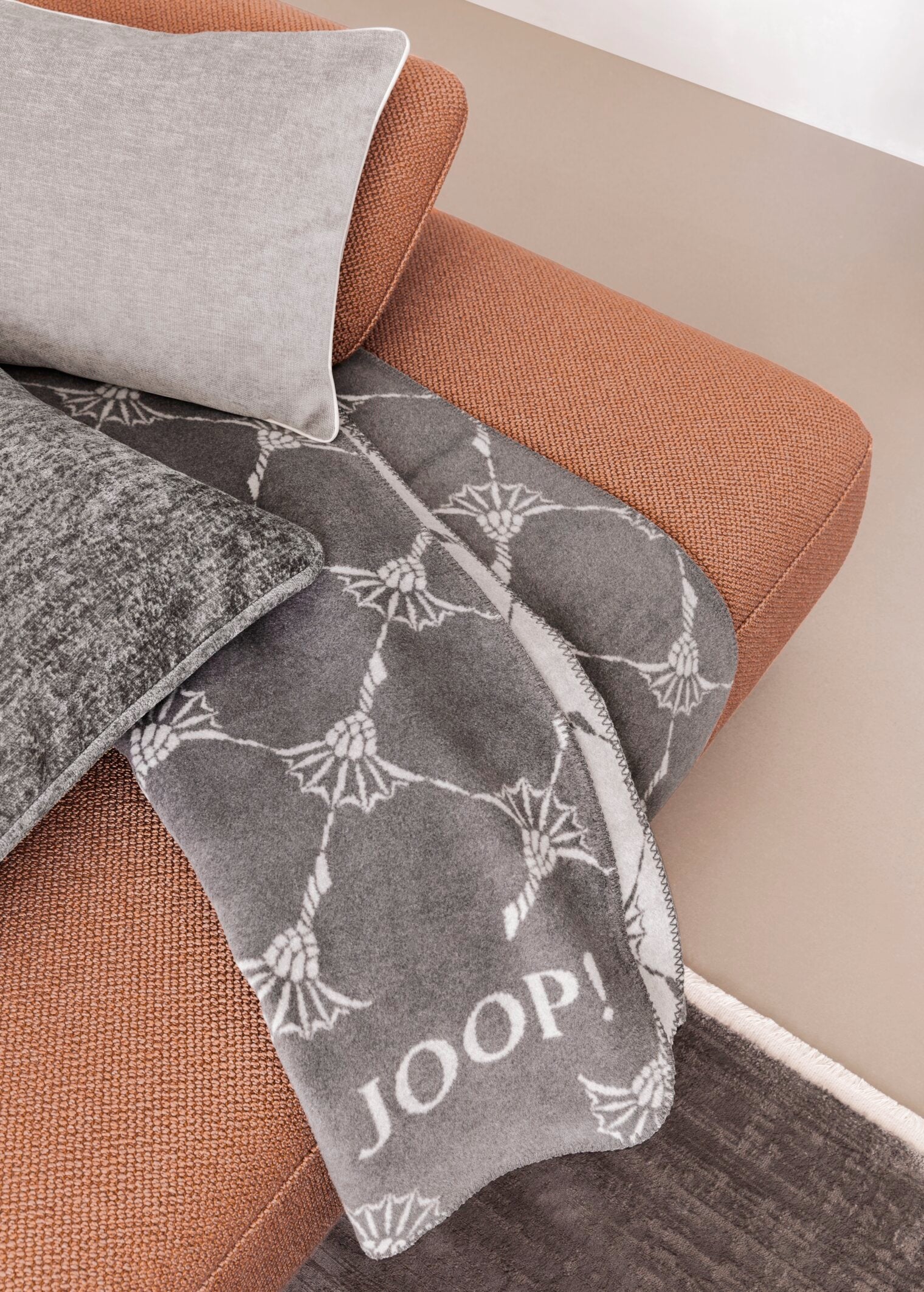 JOOP! FABRICS COLLECTION CHENILLO Polsterkissen mit Vließfüllung 40x60 cm, Grau