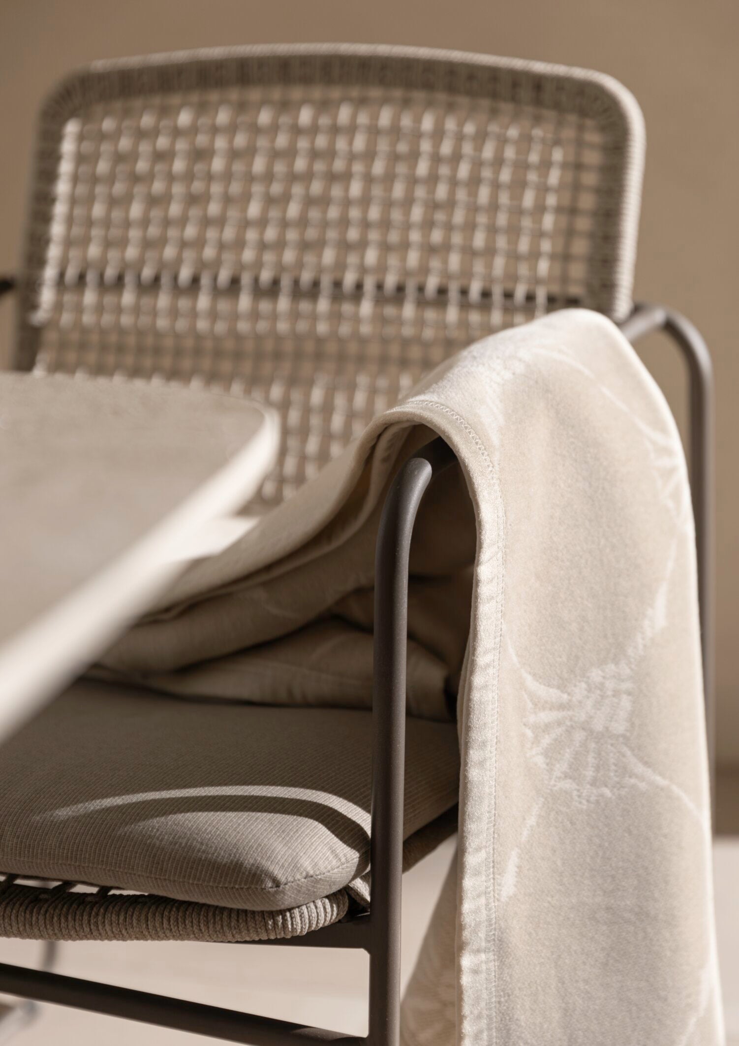 JOOP! FABRICS OUTDOOR CORNFLOWER Wohndecke 125x170 cm, Sand