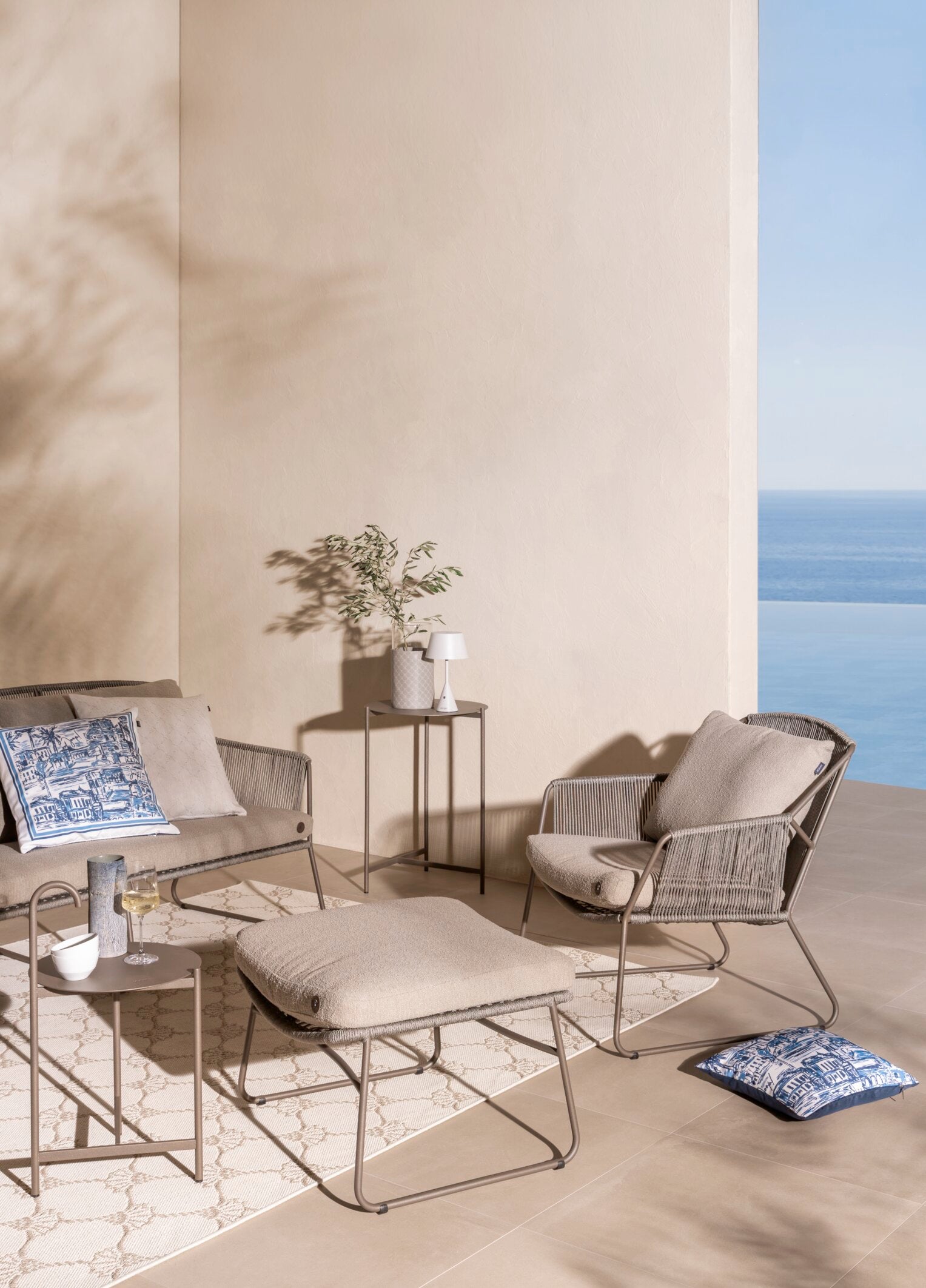 JOOP! FABRICS OUTDOOR DESTINATION Polsterkissen mit Vließfüllung 40x40 cm, Navy