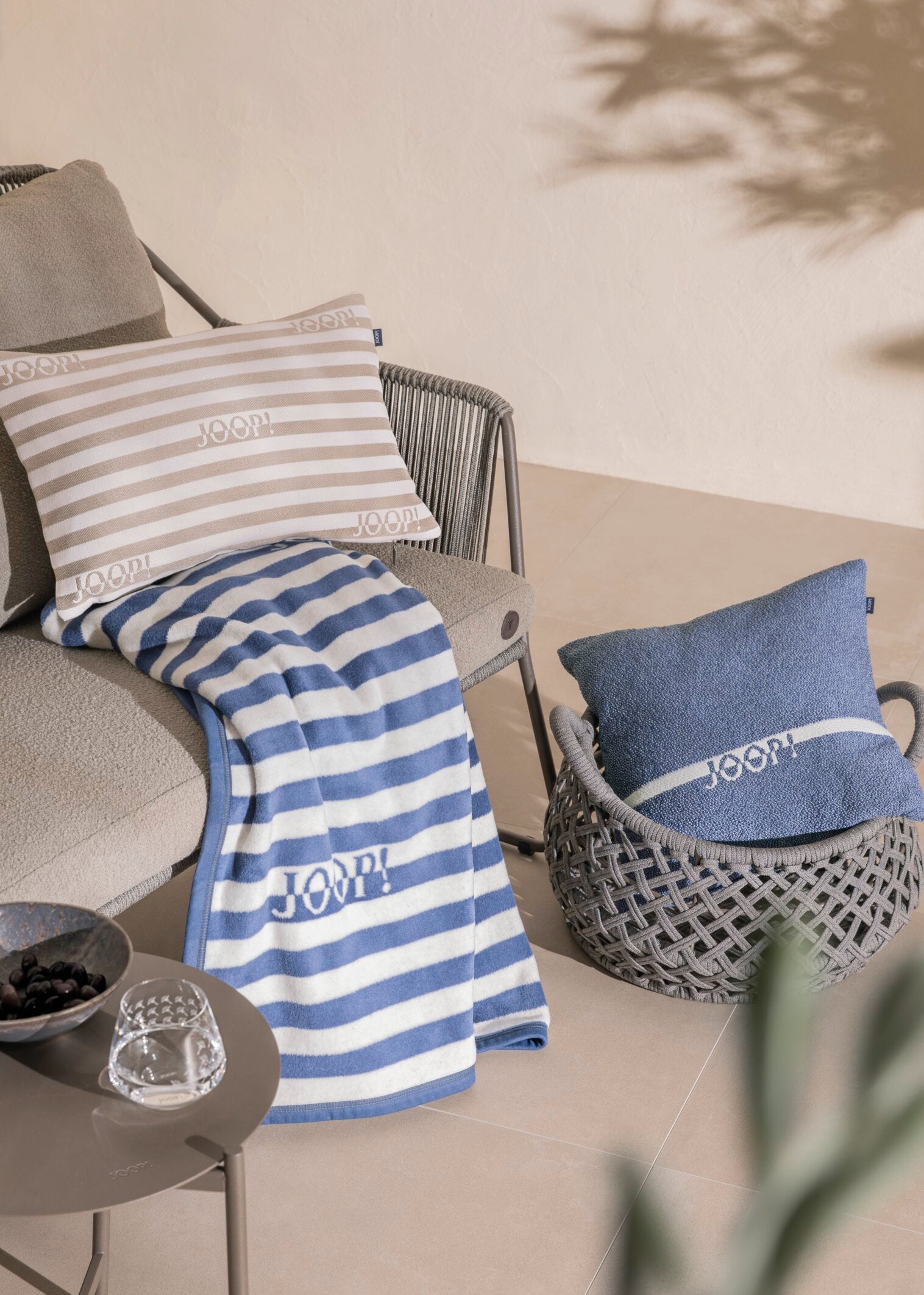 JOOP! FABRICS OUTDOOR ESSENCE Polsterkissen mit Vließfüllung 30x50 cm, Sand