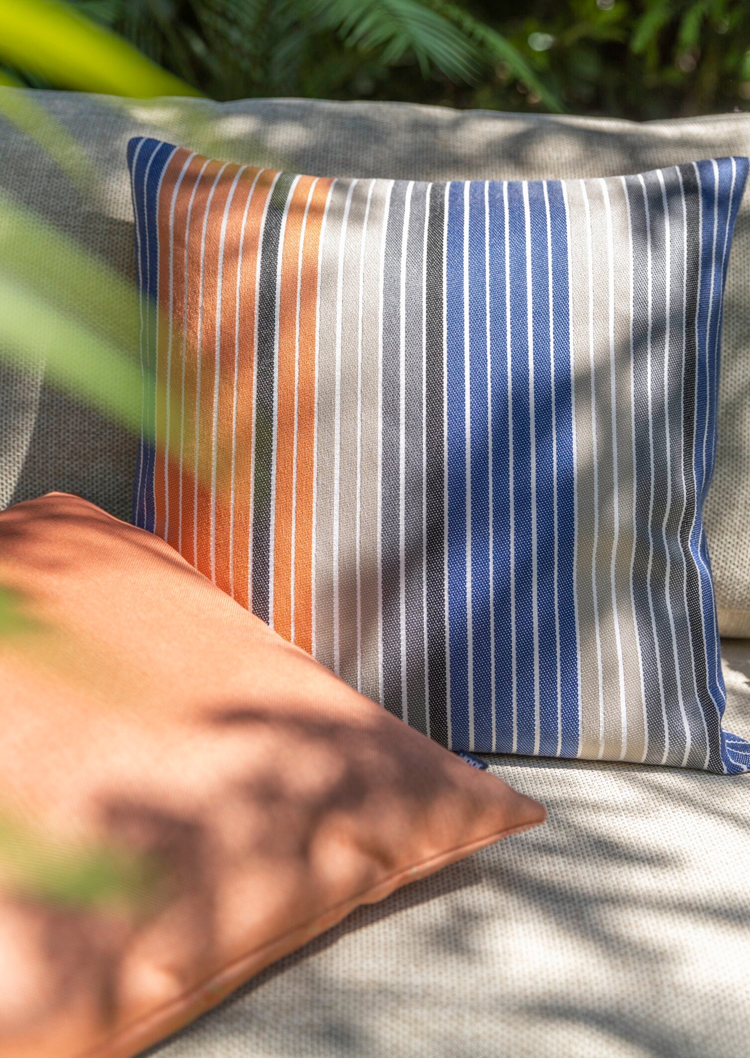 JOOP! FABRICS OUTDOOR LIFESTYLE Polsterkissen mit Vließfüllung 50x50 cm, Riviera