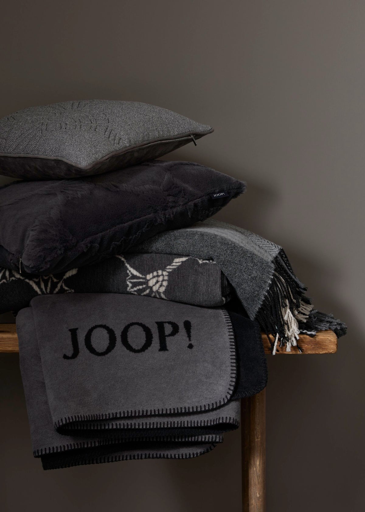 JOOP! CORNFLOWER ALLOVER Wohndecke 150x200 cm, Schwarz