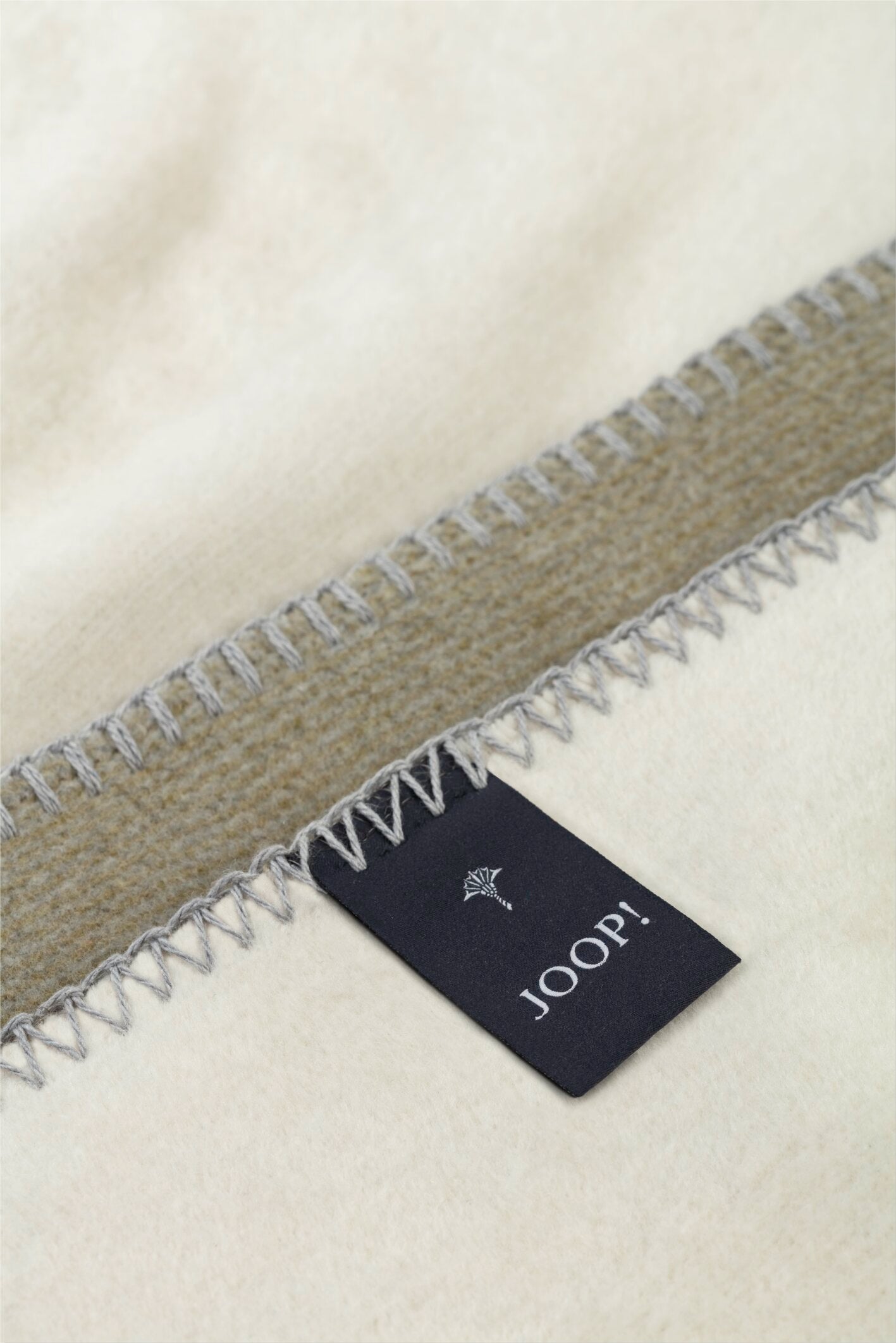 JOOP! MELANGE-DOUBLEFACE Wohndecke 150x200 cm, Oliv-Natur