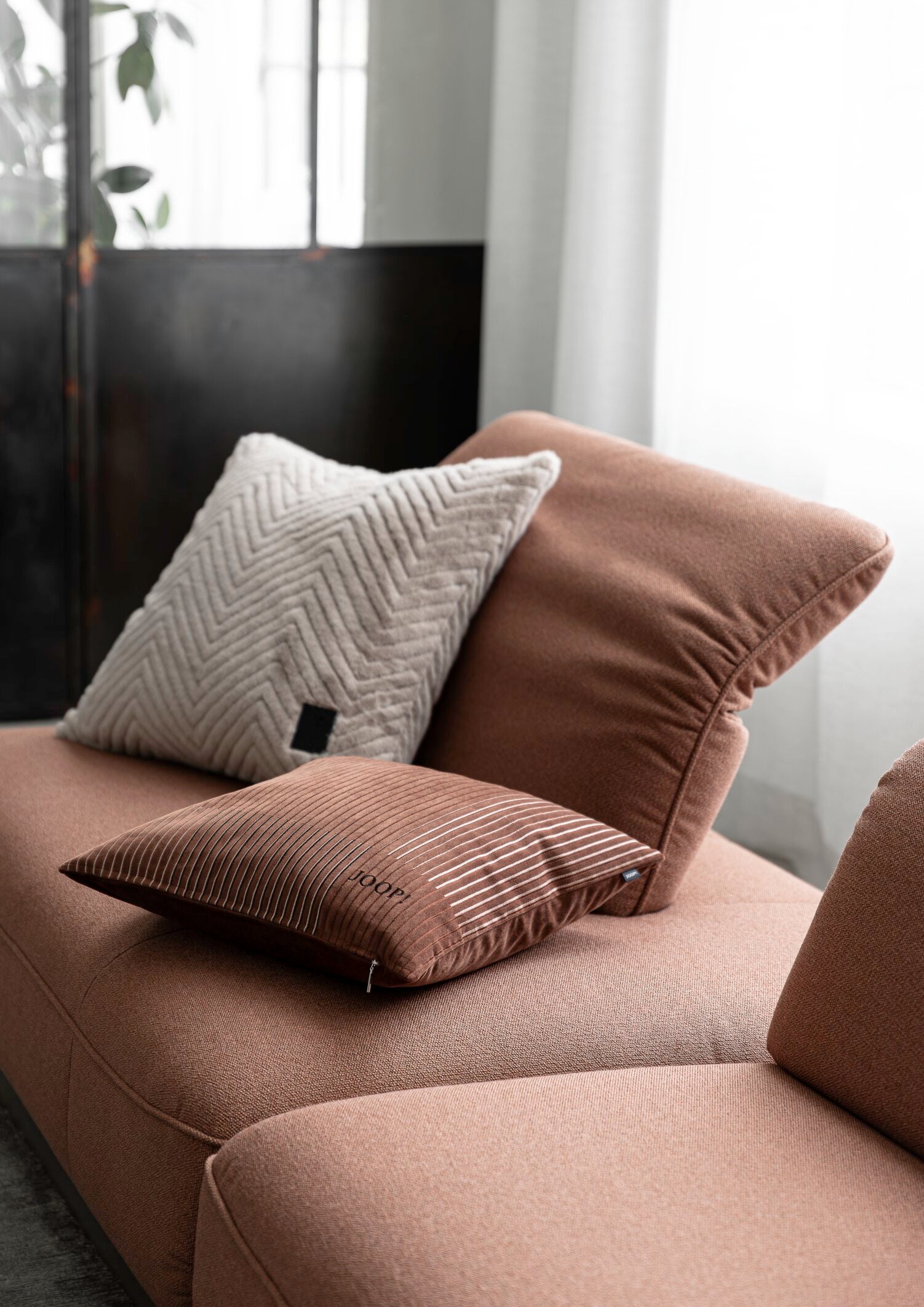 JOOP! DIVIDED Zierkissenhülle 50x50 cm, Karamell