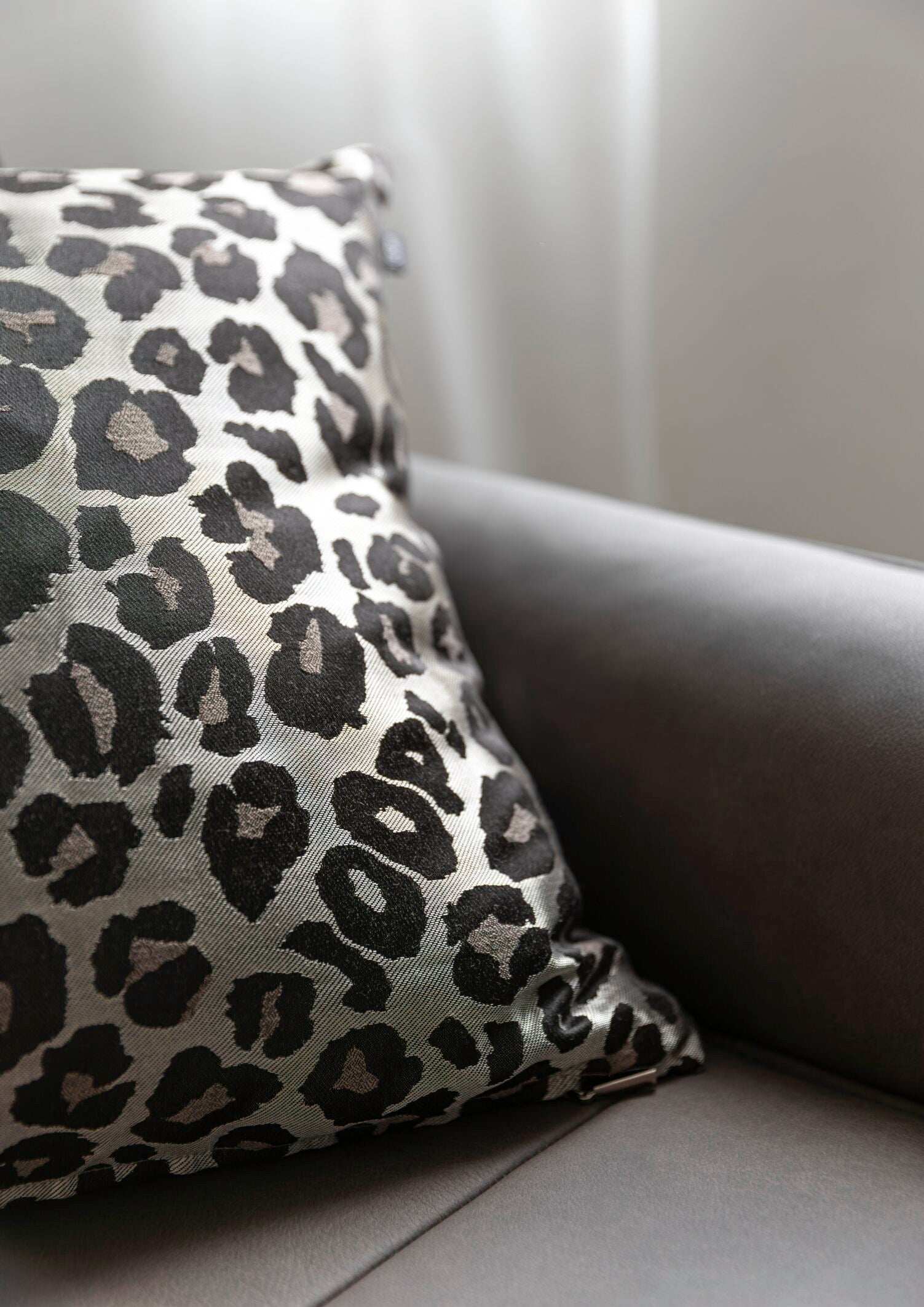 JOOP! LEO Zierkissenhülle 40x40 cm, Silber