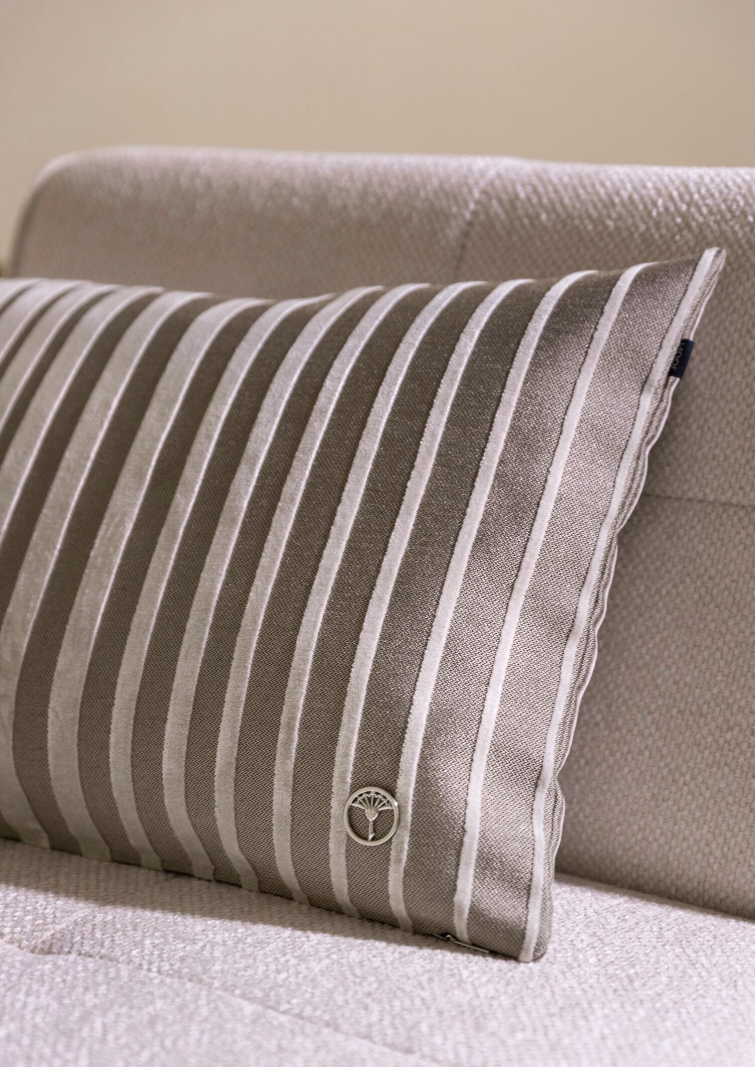 JOOP! SHUTTER Zierkissenhülle 40x60 cm, Creme