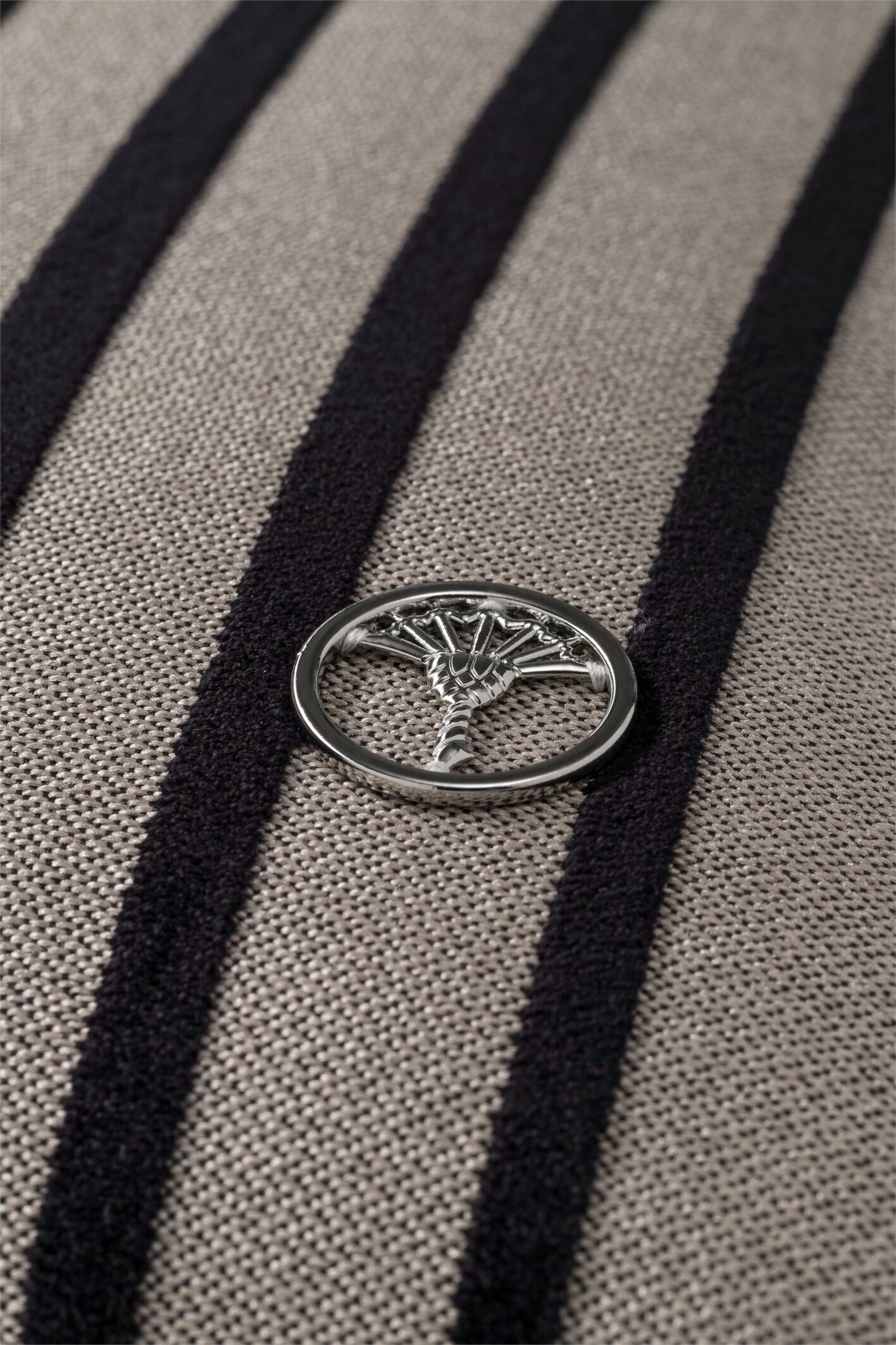 JOOP! SHUTTER Zierkissenhülle 40x60 cm, Schwarz