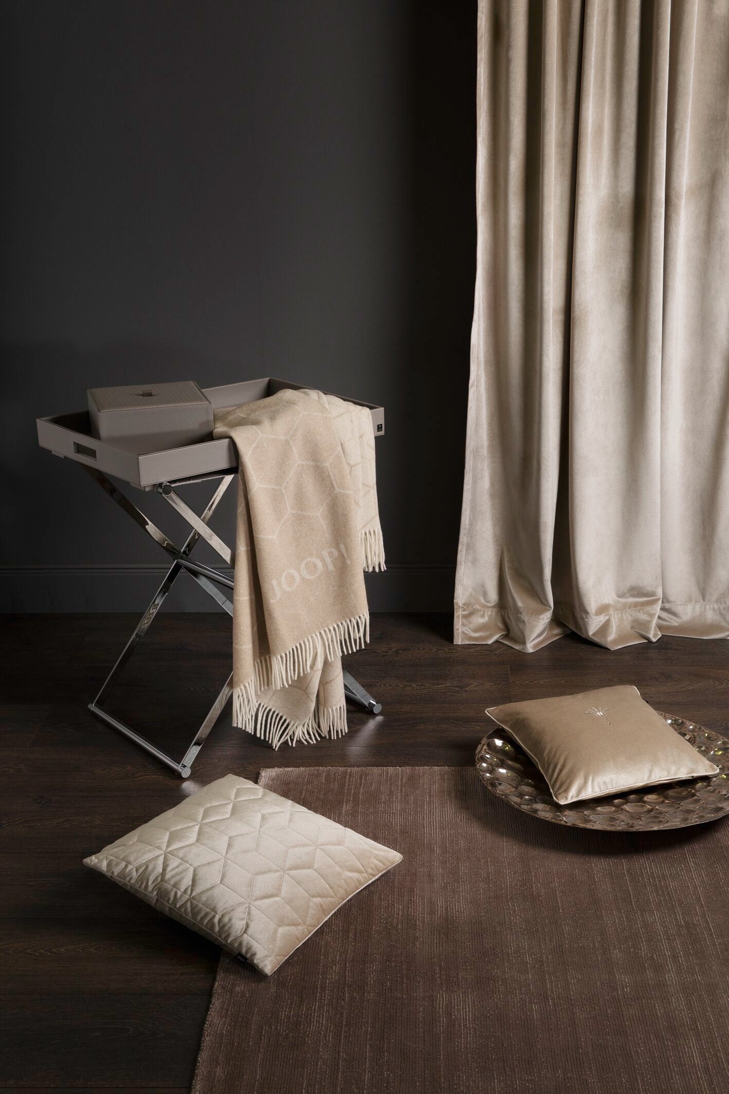 JOOP! VELVETY Zierkissenhülle 45x45 cm, Beige